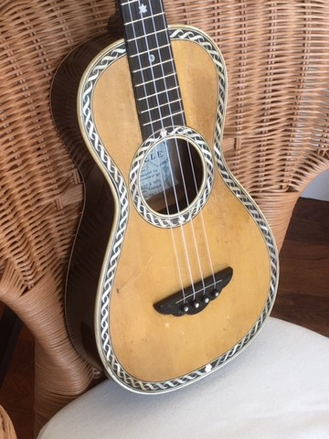 c.1928 De Vekey Style 4 ukulele